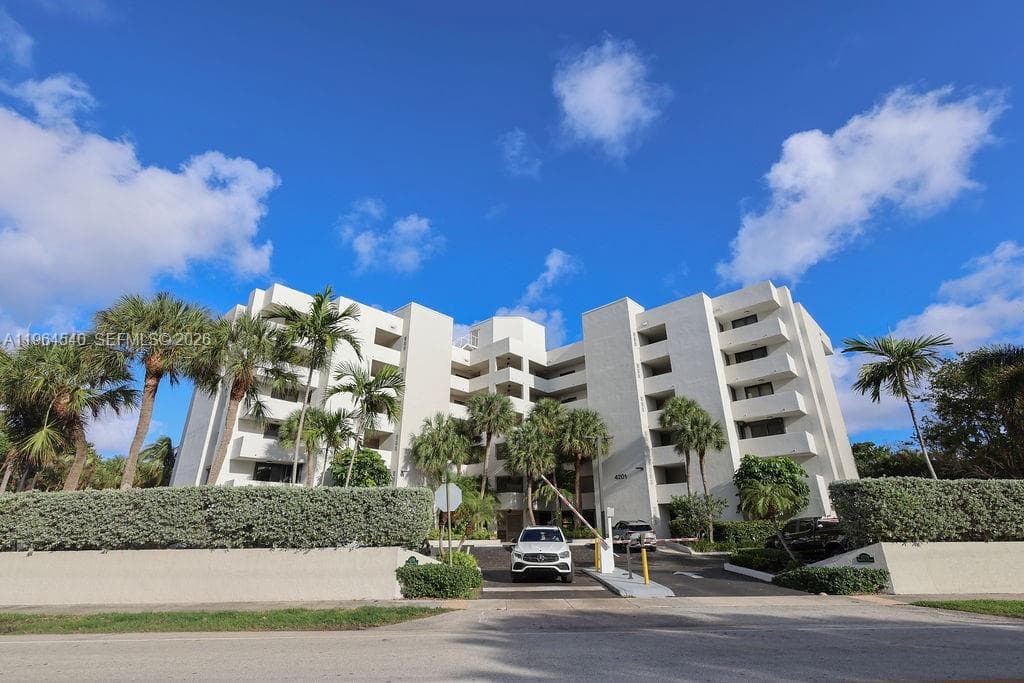 North Beach Condo · #304 in Hollywood - Photo 2