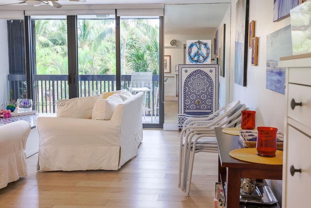 North Beach Condo · #304 in Hollywood - Photo 4
