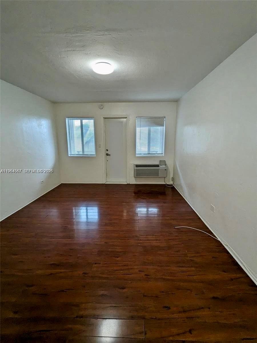 KRENWAL CORP CO-OP · #4B in Miami Beach - Photo 2