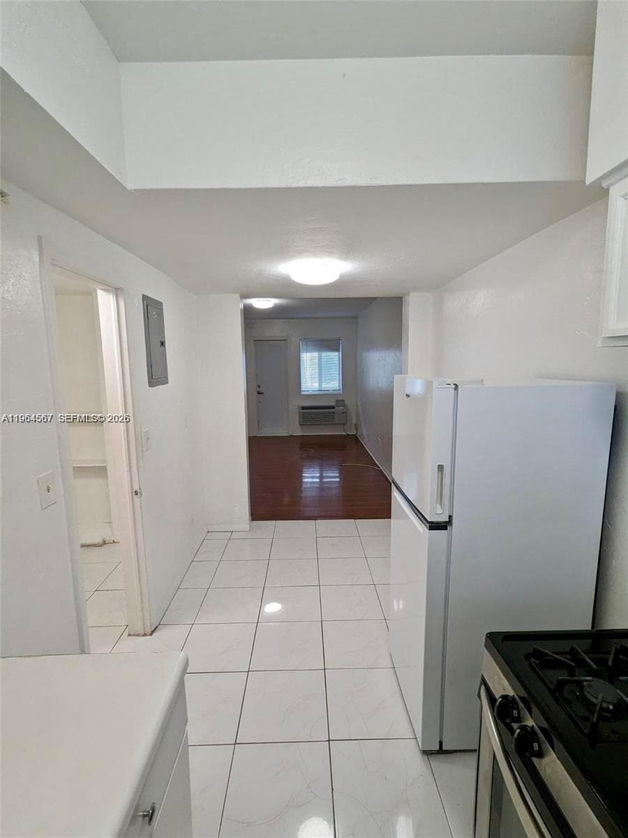 KRENWAL CORP CO-OP · #4B in Miami Beach - Photo 3