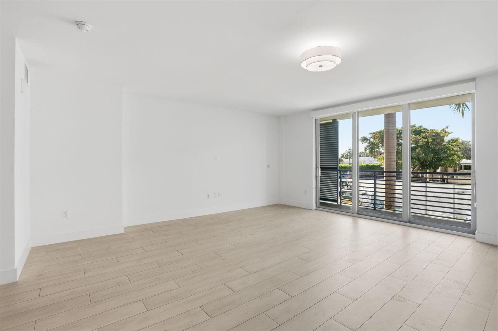 Living area no furniture