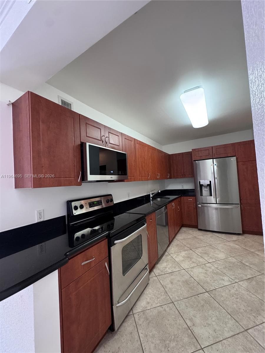 401 Blu · #607 in Miami Beach - Photo 3