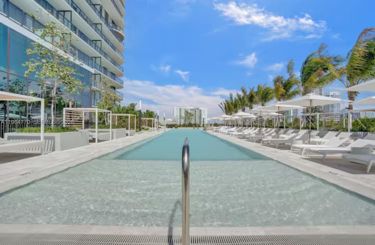 580 72 · #1713 in Miami Beach - Photo 15