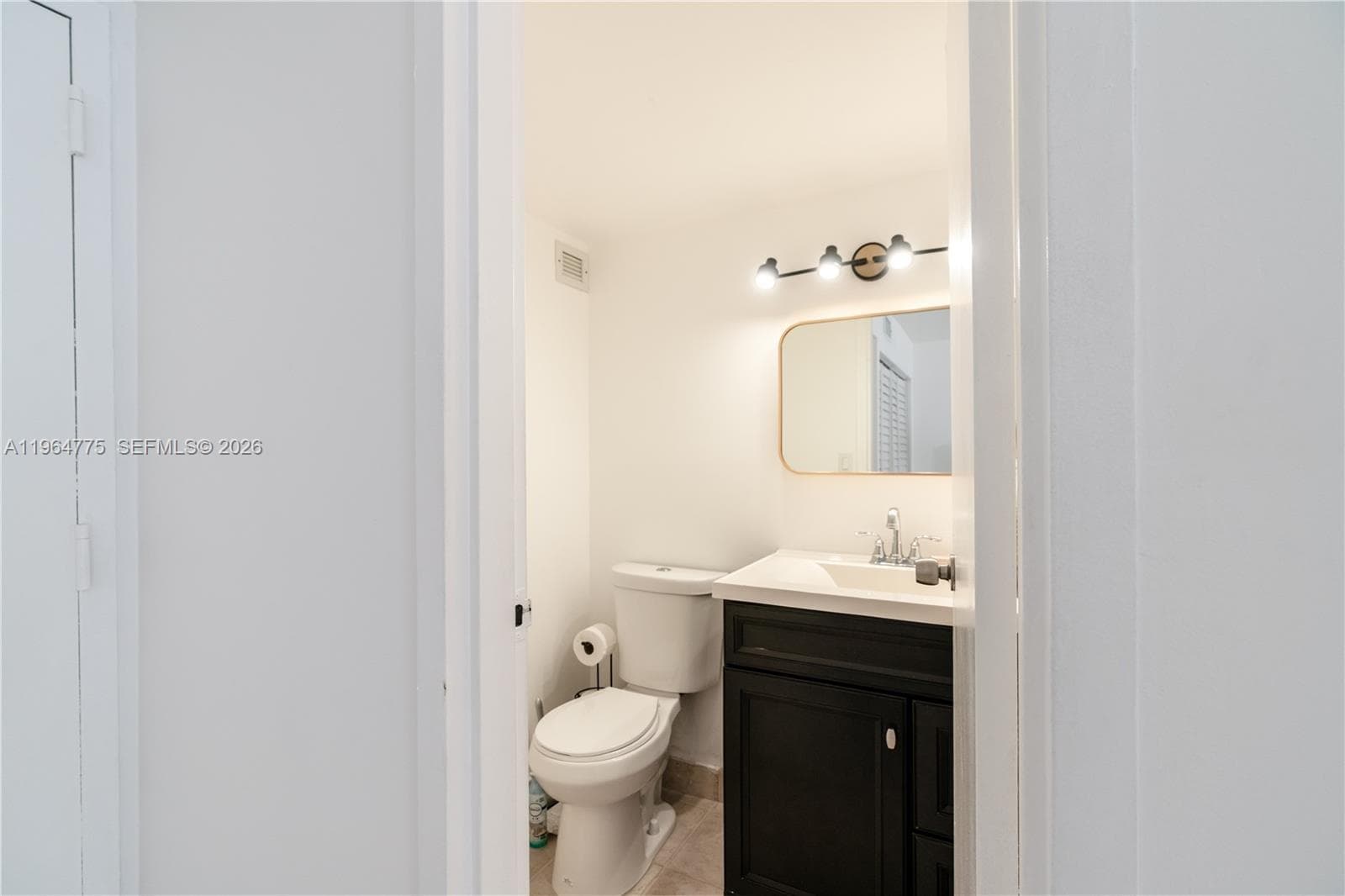 PLAZA OF AMERICAS CONDO · #526 in Sunny Isles Beach - Photo 9