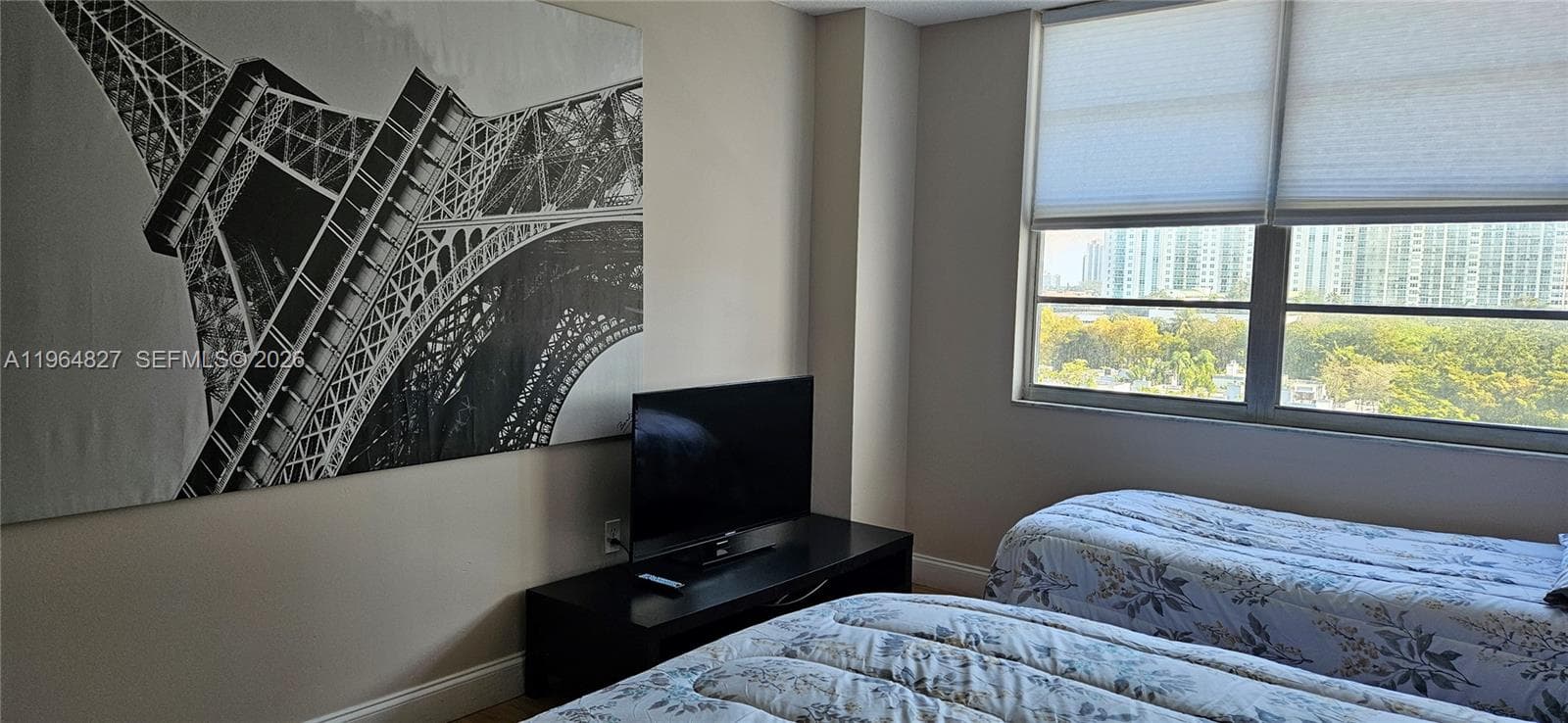 Spacious 2nd Bedroom