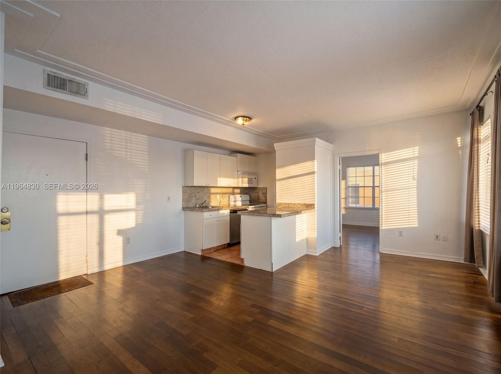 PENN PLAZA CONDO · #206 in Miami Beach - Photo 6