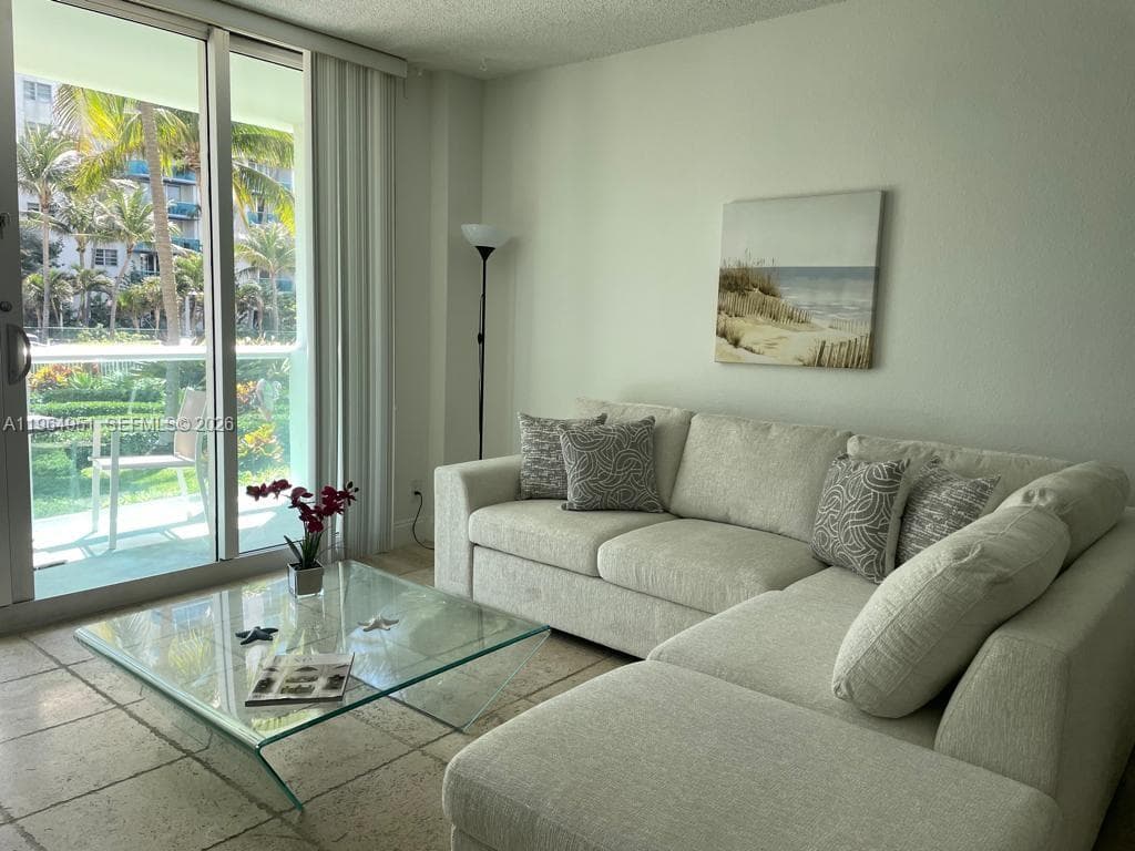 TIDES ON HOLLYWOOD BEACH · #1J in Hollywood - Photo 3