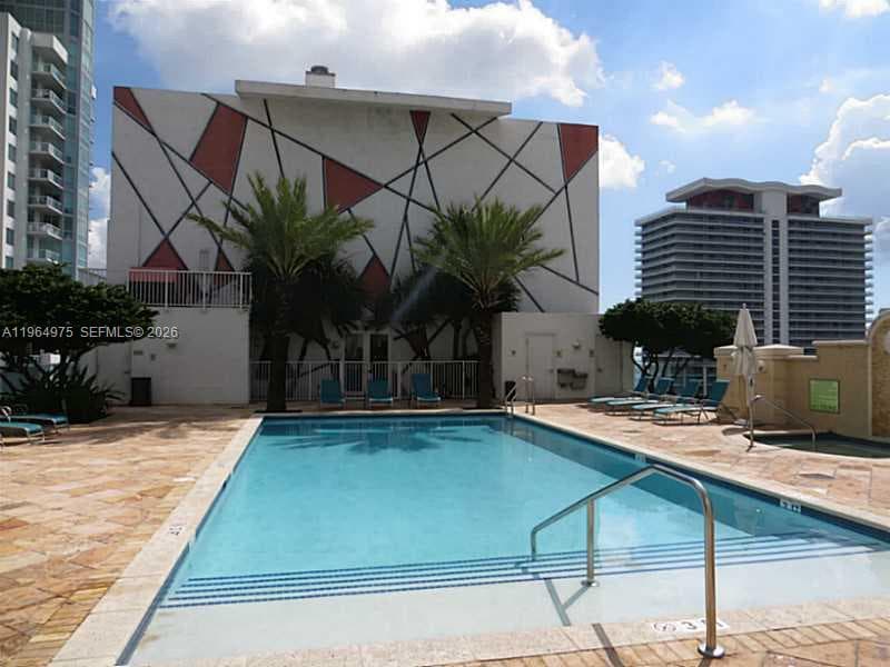 Swimming Pool/Hot Tub/Sauna
