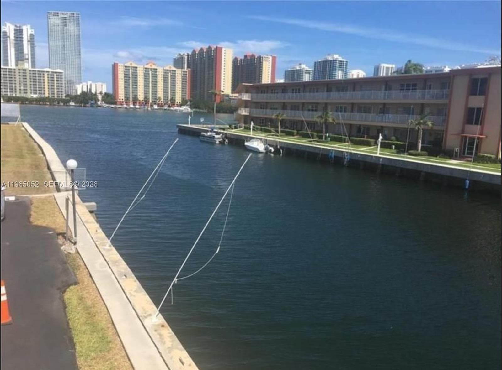 LA MAR BREEZE CONDO · #106 in North Miami Beach - Photo 2