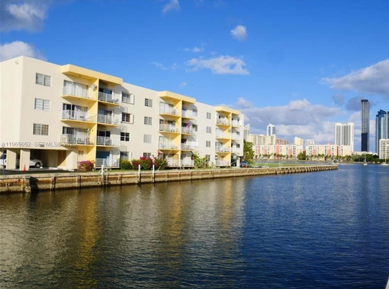 LA MAR BREEZE CONDO · #106 in North Miami Beach - Photo 14