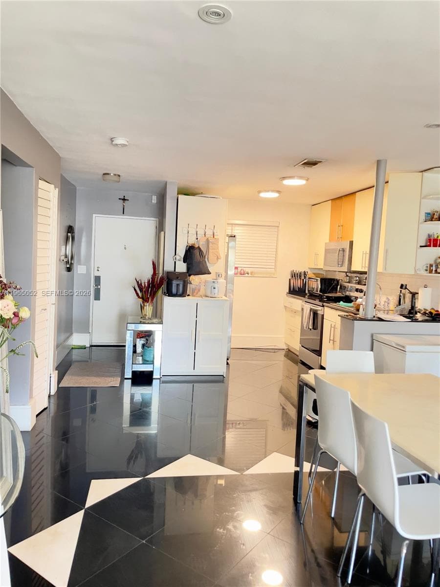 LA MAR BREEZE CONDO · #106 in North Miami Beach - Photo 8