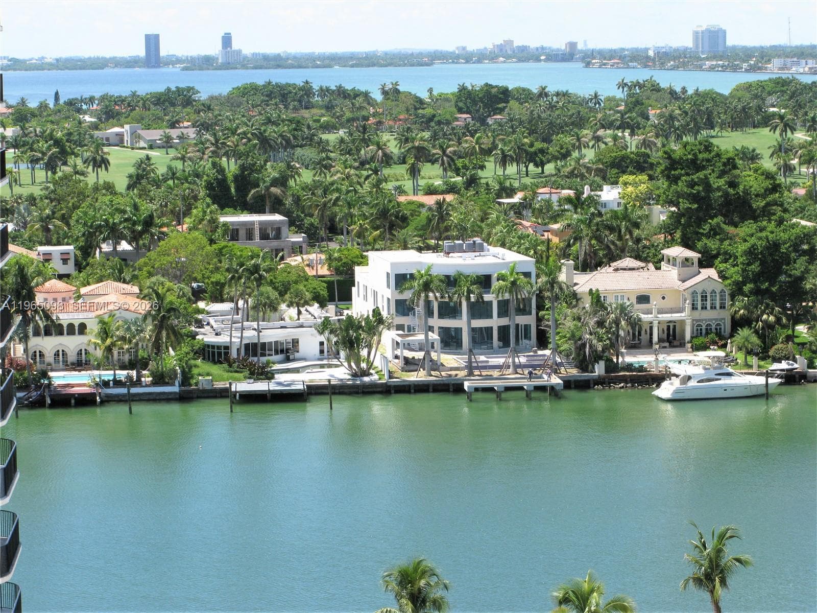 ARLEN BEACH CONDO · #905 in Miami Beach - Photo 23