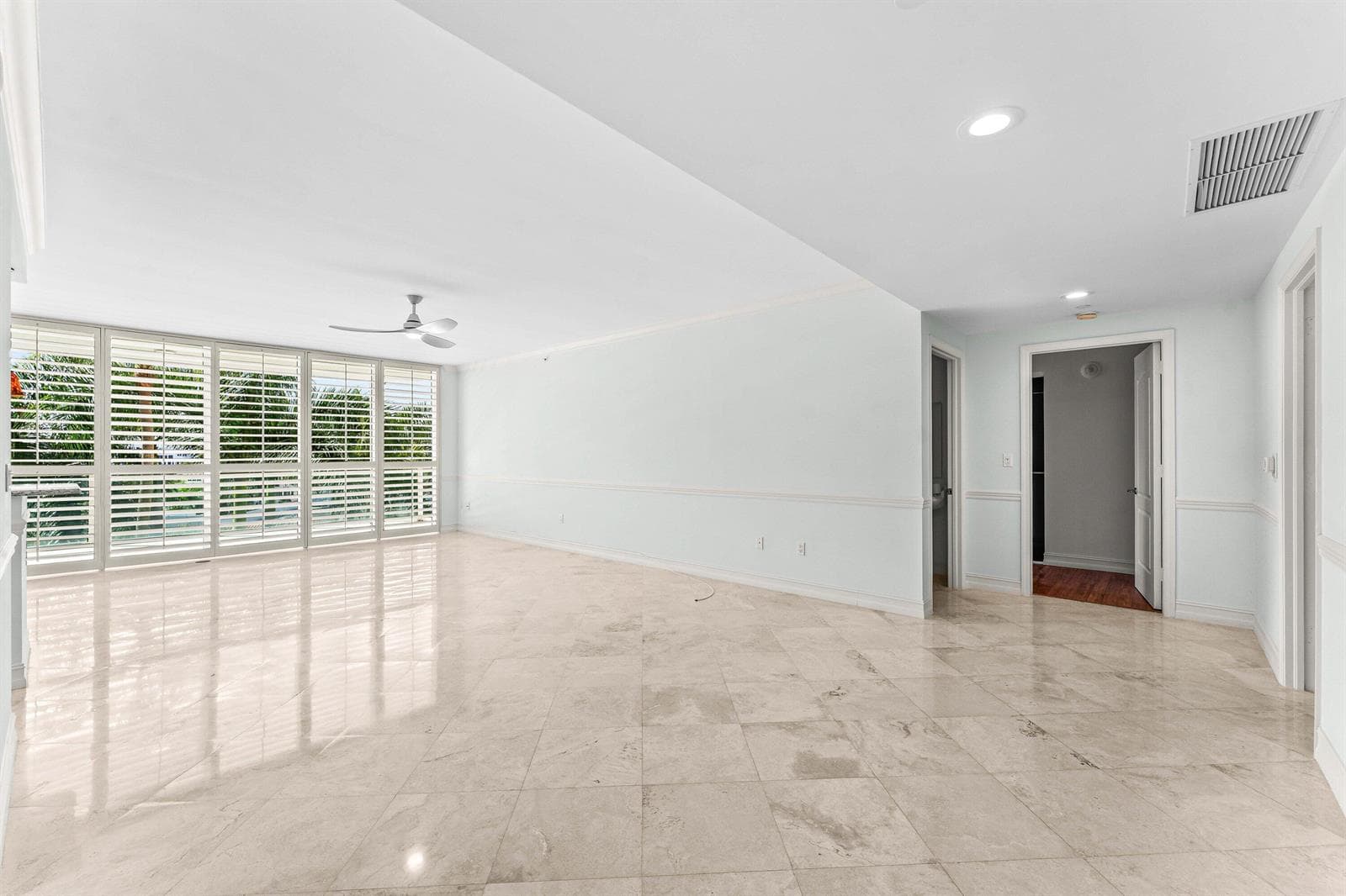 B501 living area