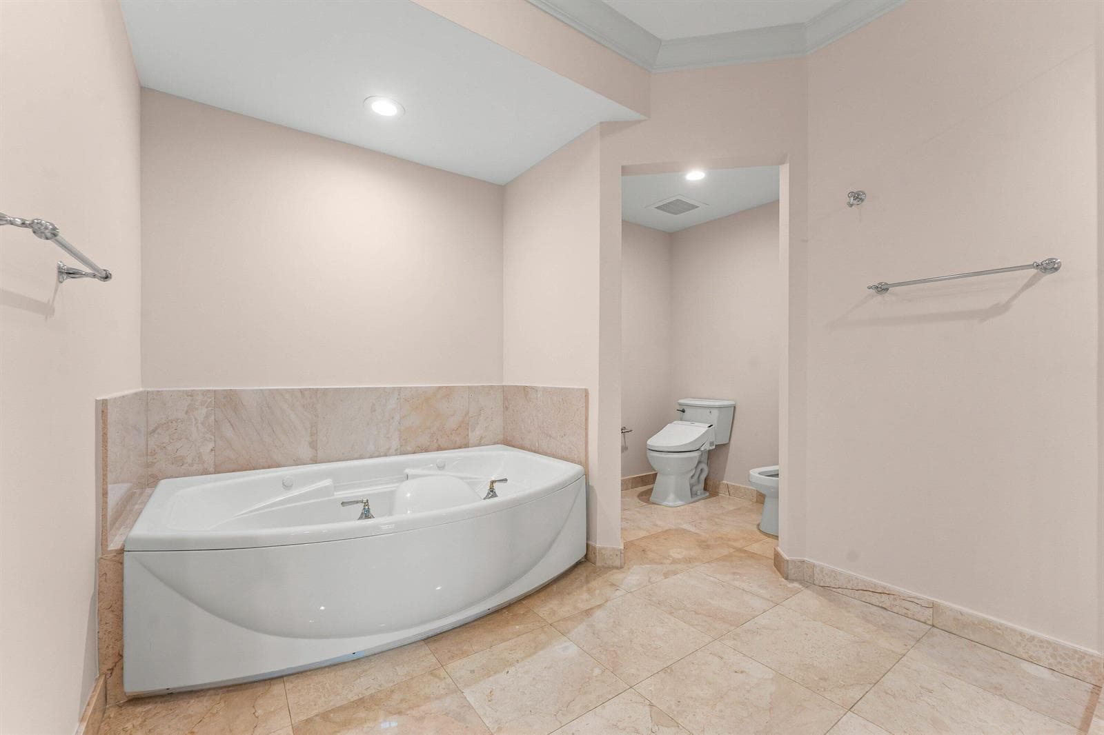 550 SE Mizner Blvd, B501, Boca Raton FL