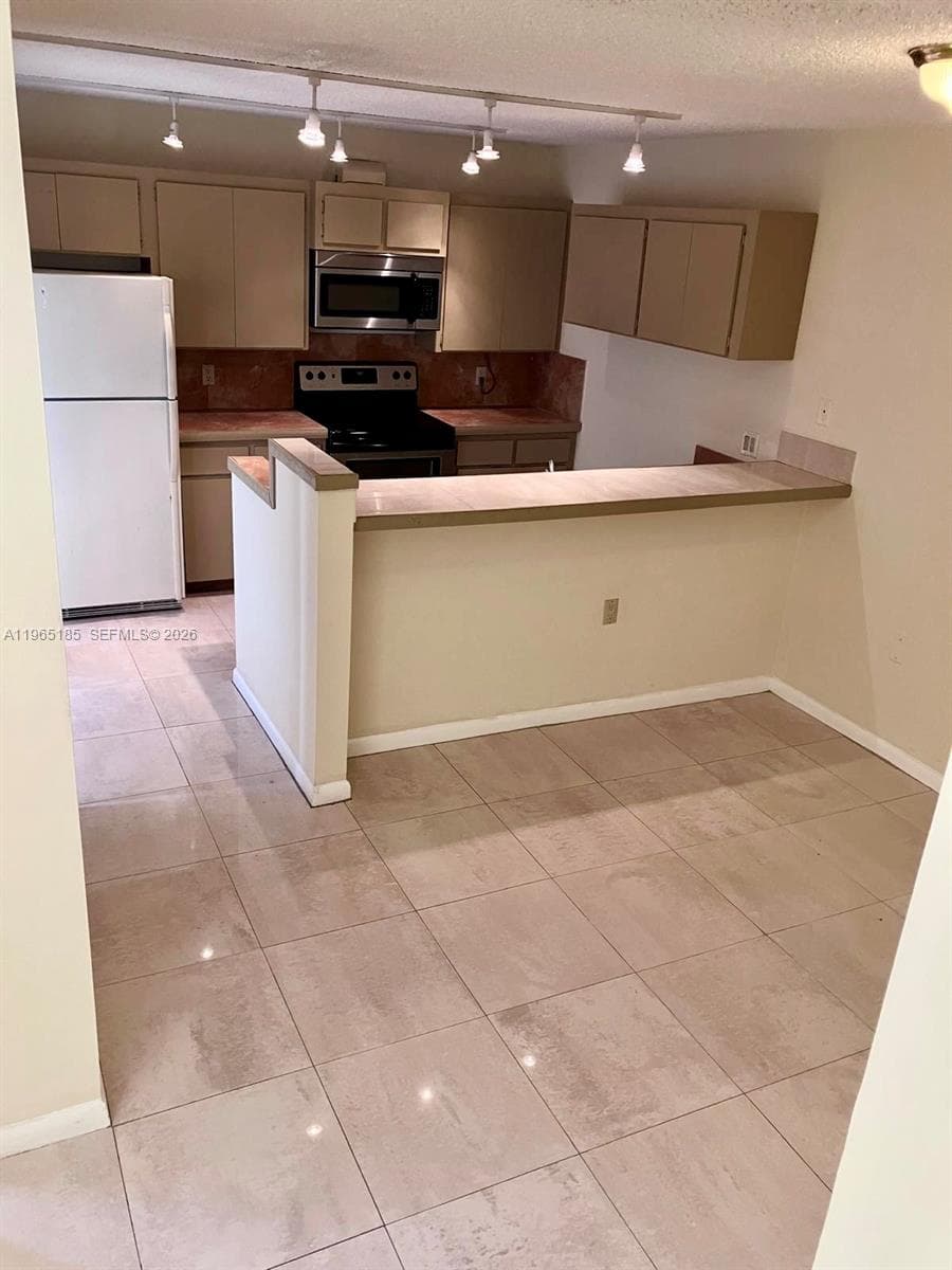 2610 26th way photo 2