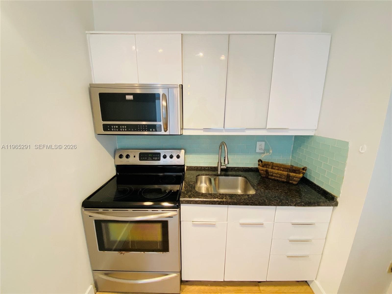 BAY DRIVE CONDO · #11 in Miami Beach - Photo 6
