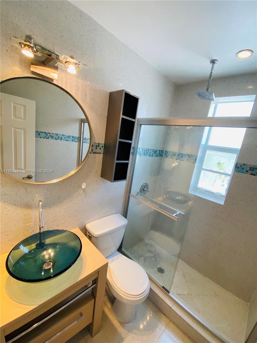 BAY DRIVE CONDO · #11 in Miami Beach - Photo 10