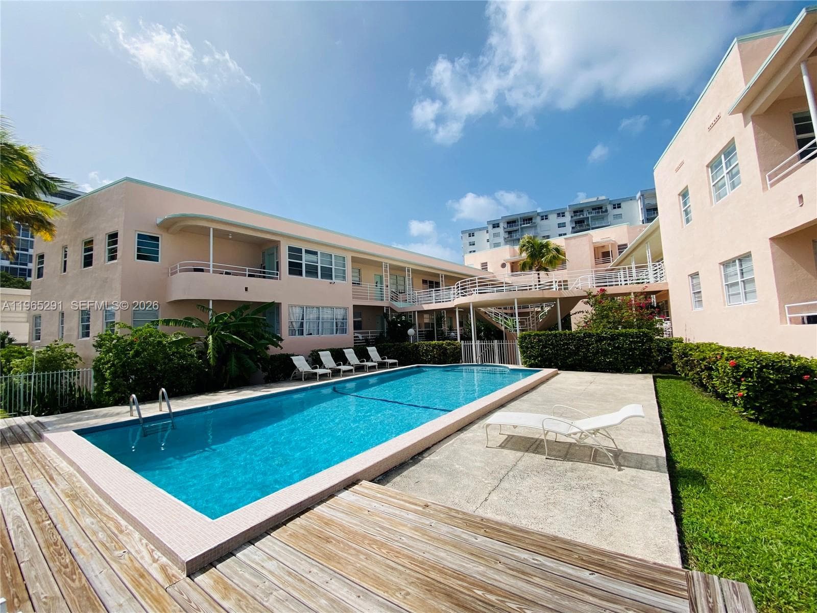 BAY DRIVE CONDO · #11 in Miami Beach - Photo 18
