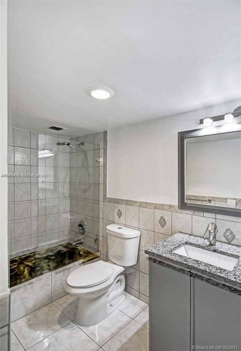 ADMIRALS PORT CONDO WEST · #2208W in Aventura - Photo 9