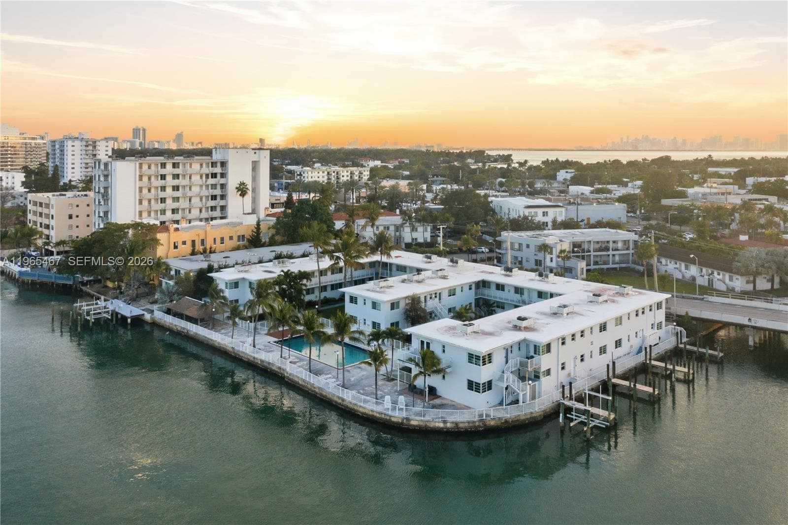 Island Point South Condo · #21 in Miami Beach - Photo 1