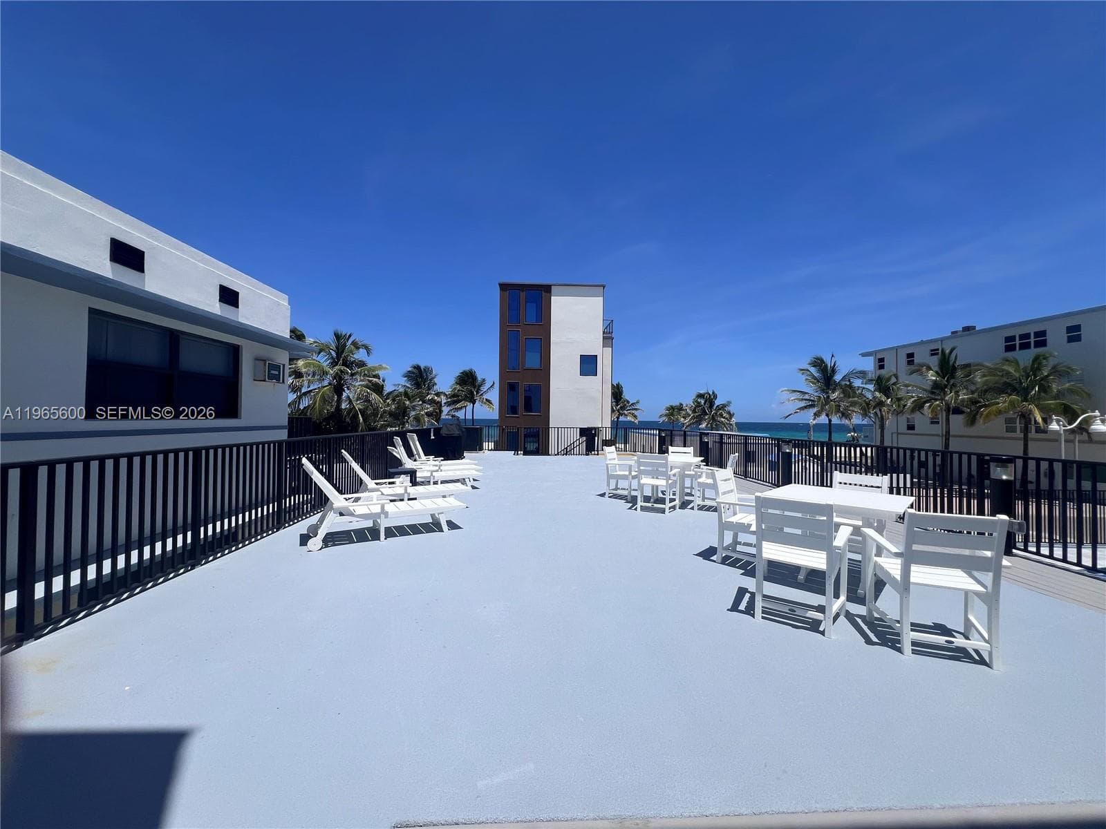 Beach Terrace · #A203 in Hollywood - Photo 15
