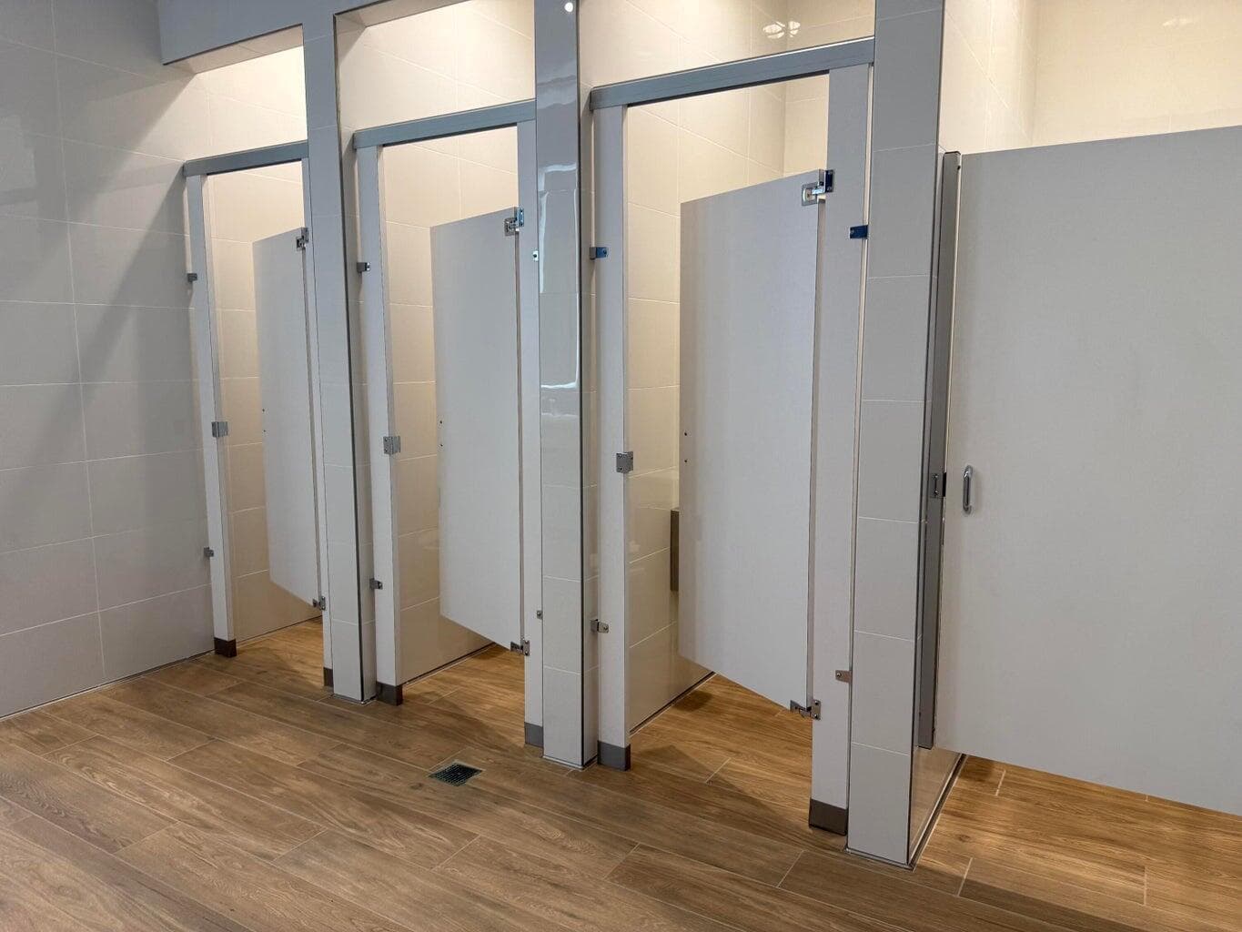 ladies room 2