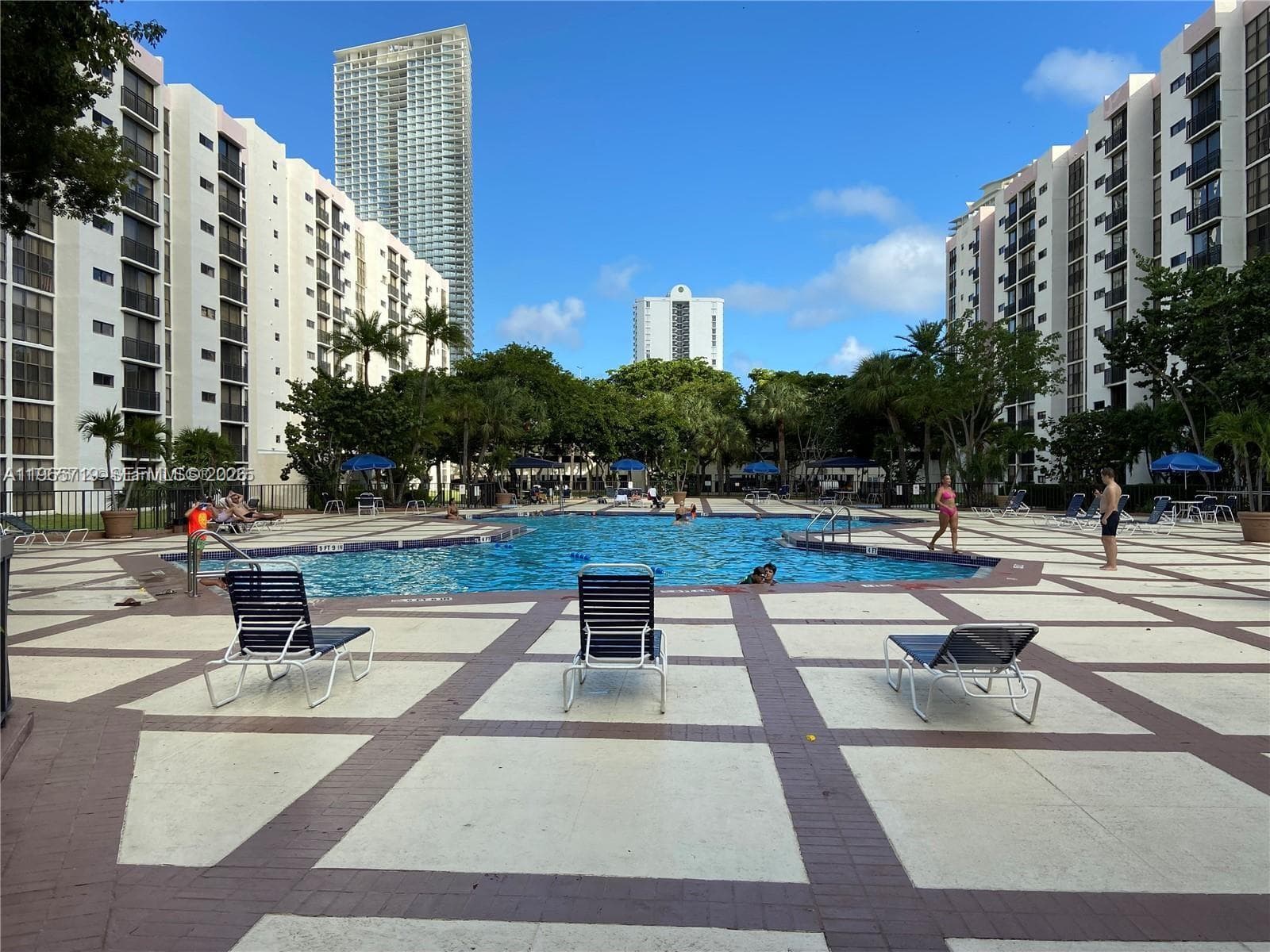 PLAZA OF AMERICAS CONDO P · #627 in Sunny Isles Beach - Photo 3