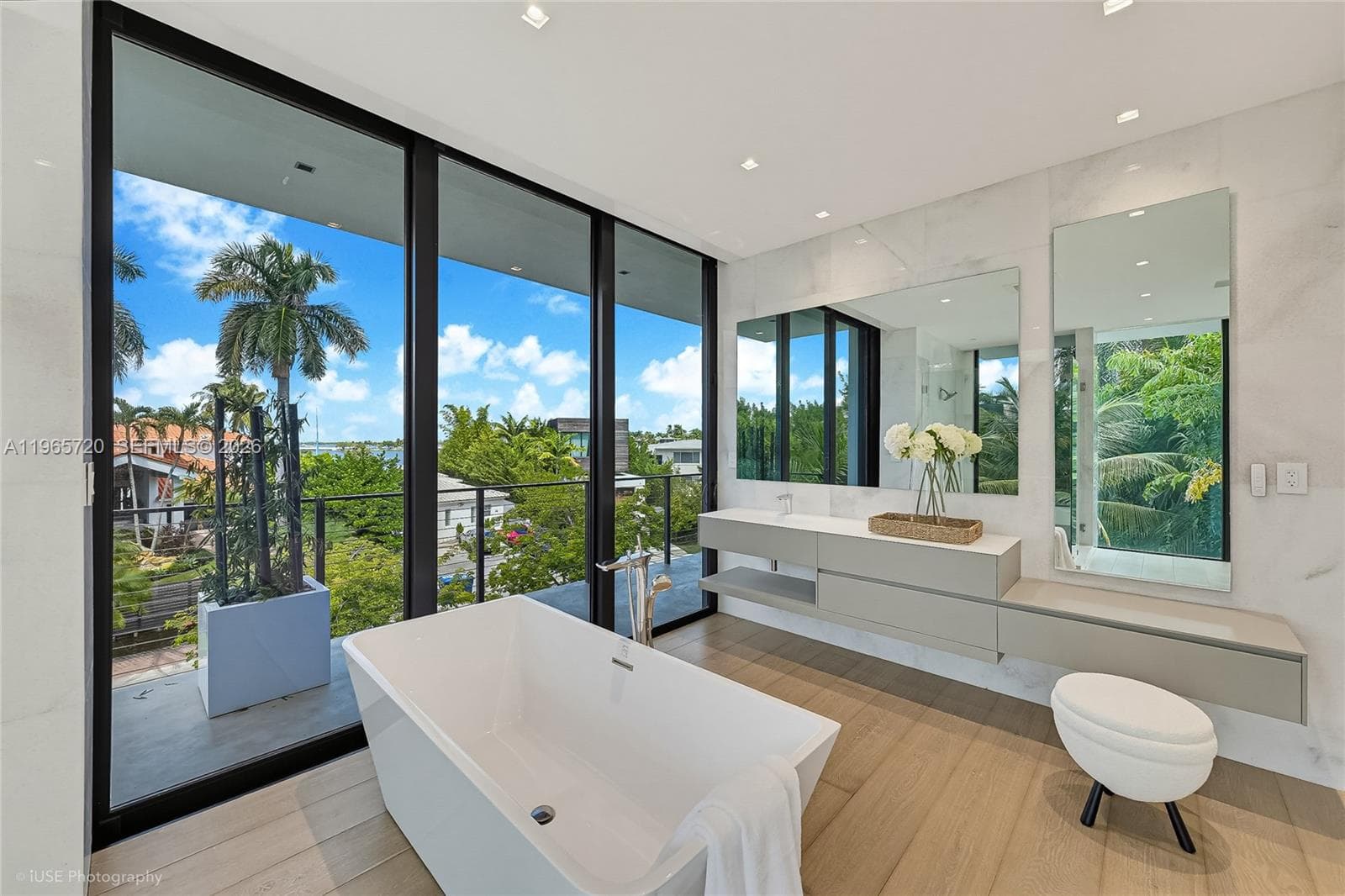 420 N Hibiscus Dr photo 11