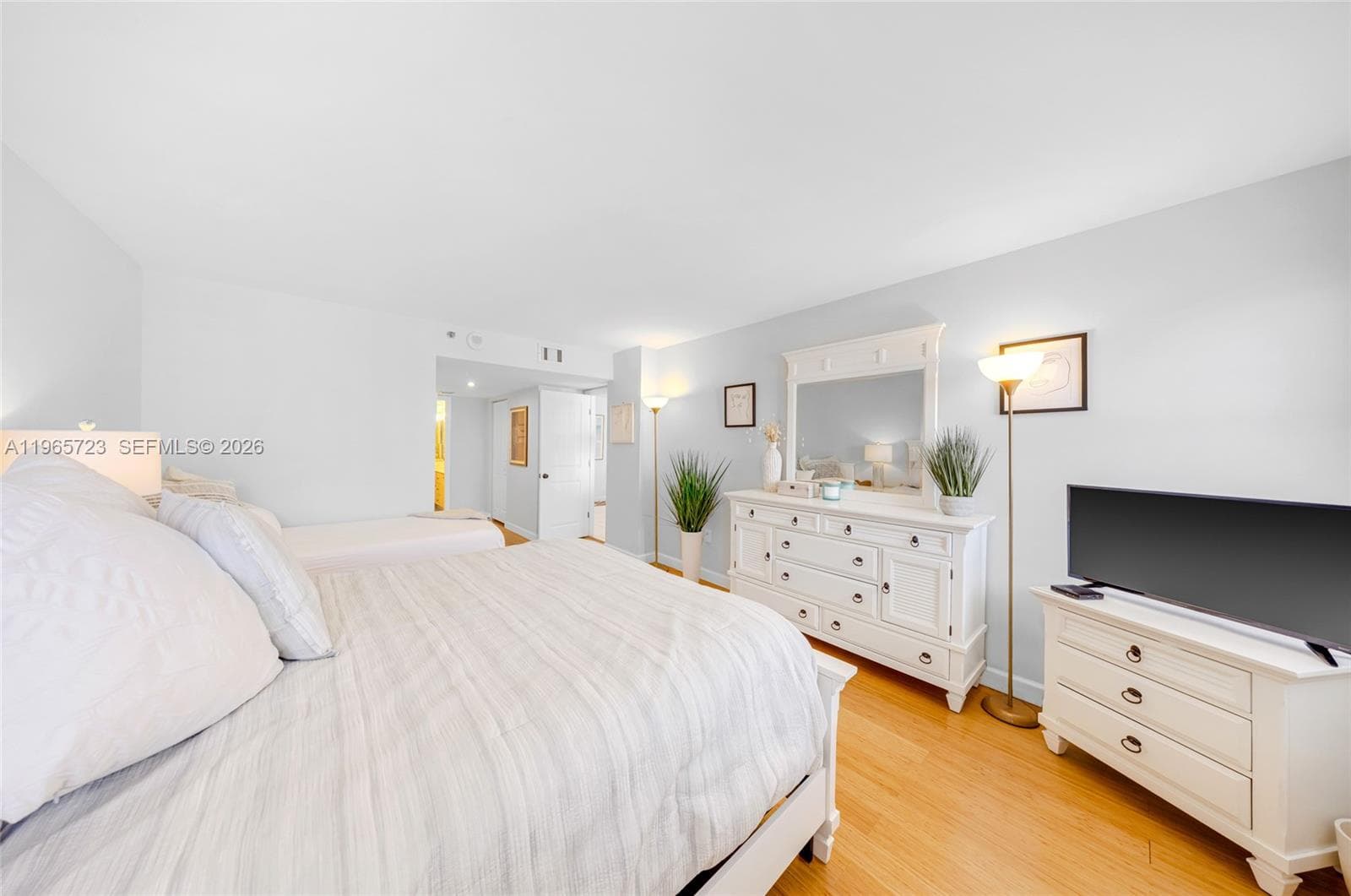 SUMMIT CONDO · #1903S in Hollywood - Photo 26