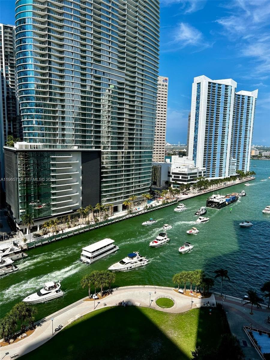 Icon Brickell I · #1715 in Miami - Photo 17