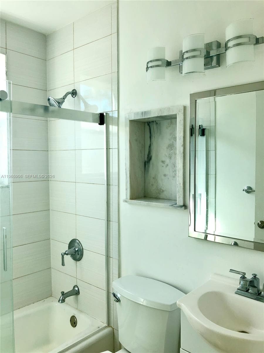 THE MICHIGAN CONDO · #28 in Miami Beach - Photo 9