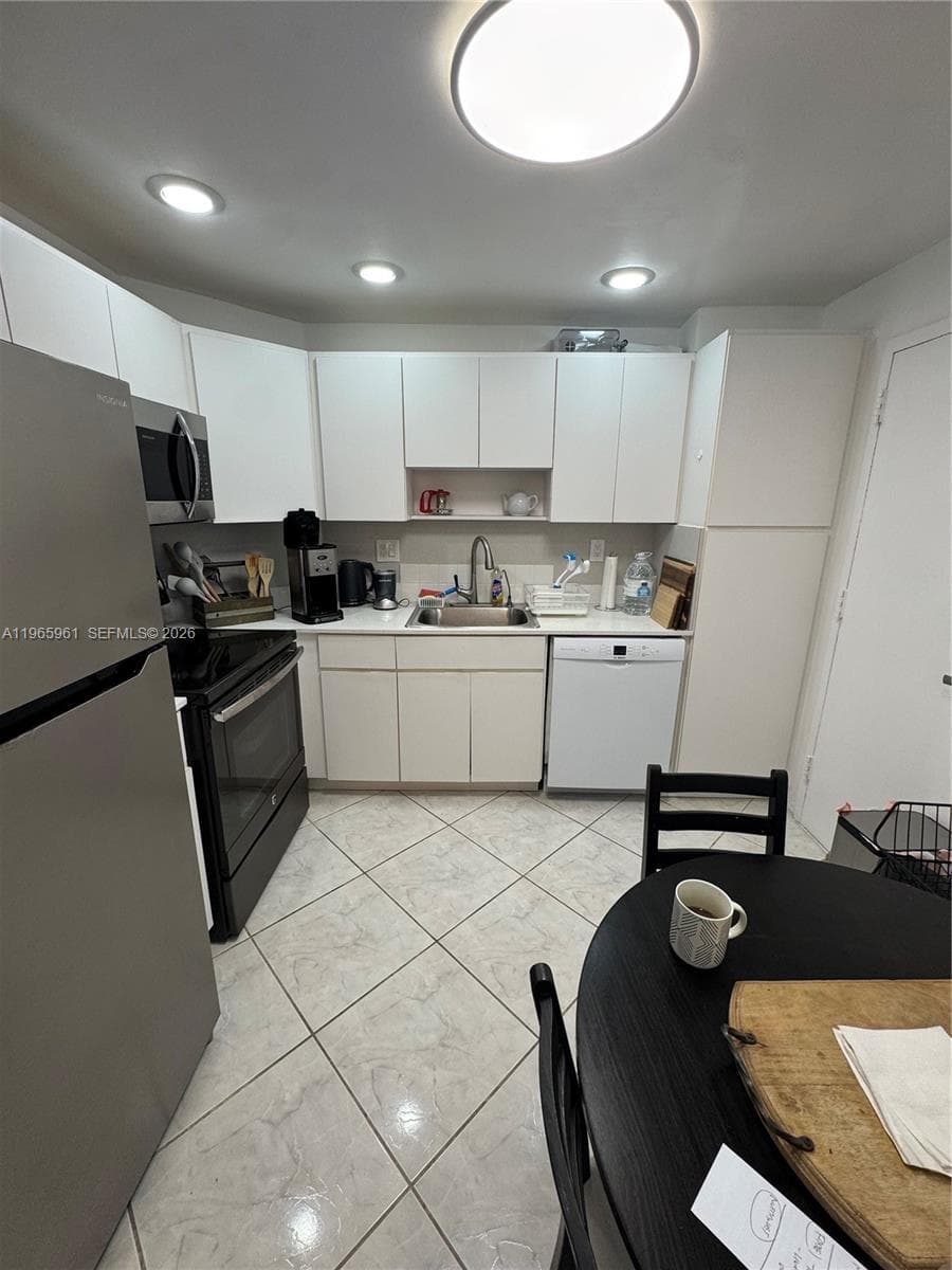 ARLEN HOUSE CONDO · #1908 in Sunny Isles Beach - Photo 13