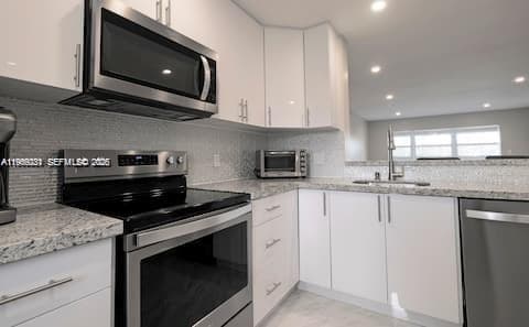 GARDENS BY THE SEA CONDO · #323 in Lauderdale By The Sea - Photo 8