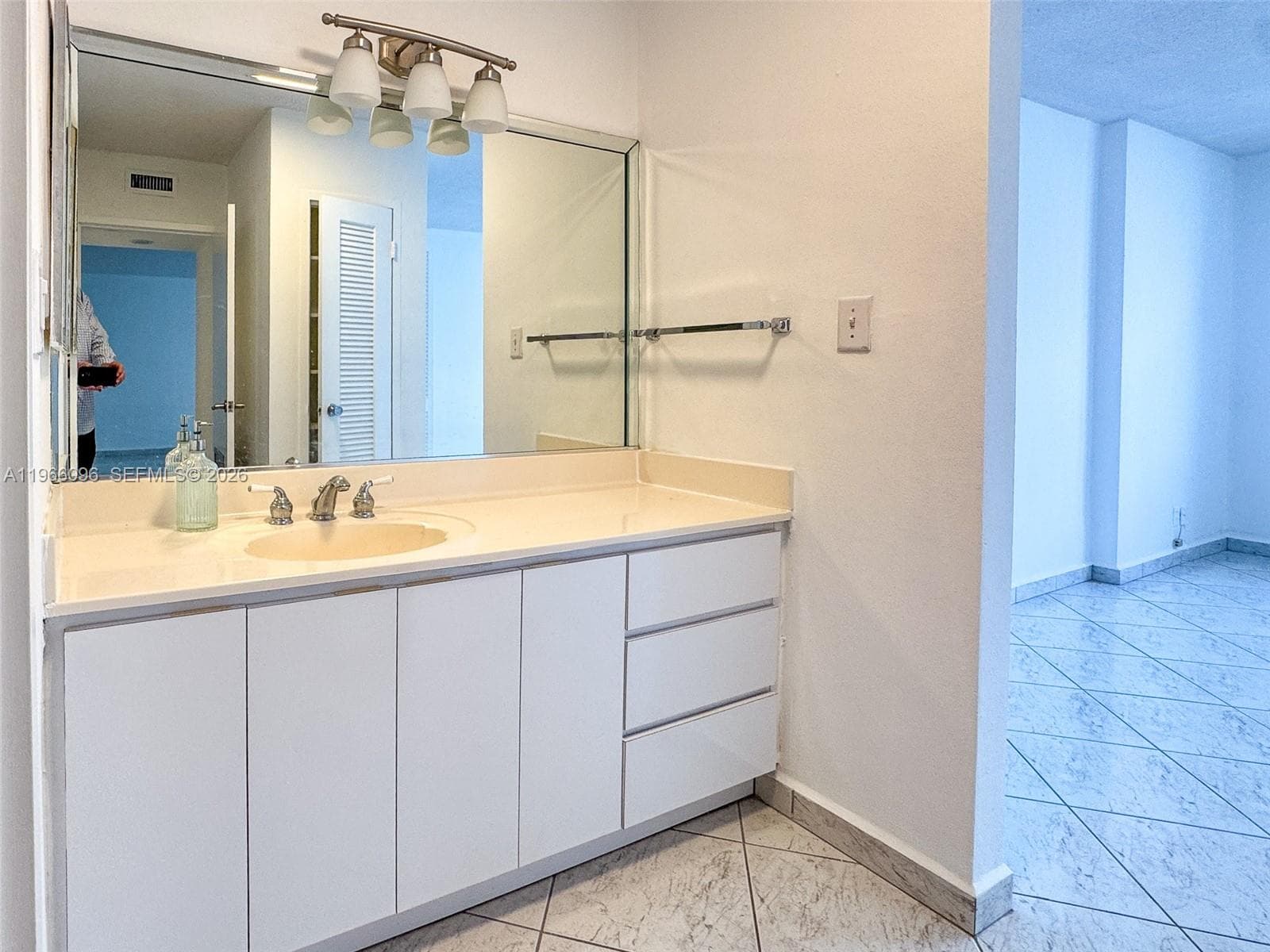 FOUR WINDS CONDO · #609 in Surfside - Photo 12