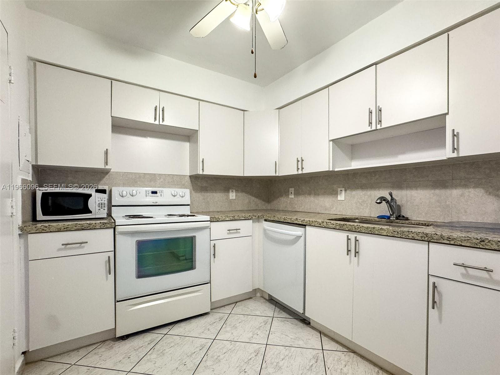 FOUR WINDS CONDO · #609 in Surfside - Photo 10