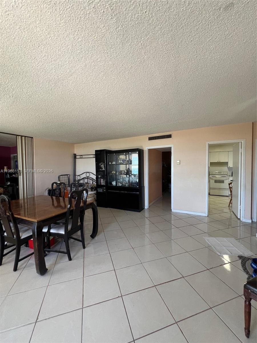 Four Winds Condo · #302 in Surfside - Photo 7