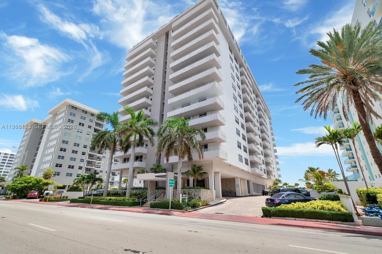Four Winds Condo · #302 in Surfside - Photo 3