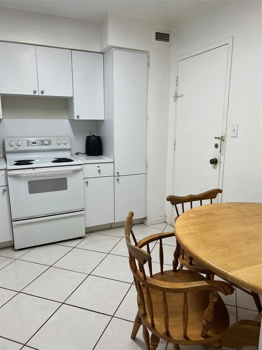 Four Winds Condo · #302 in Surfside - Photo 11