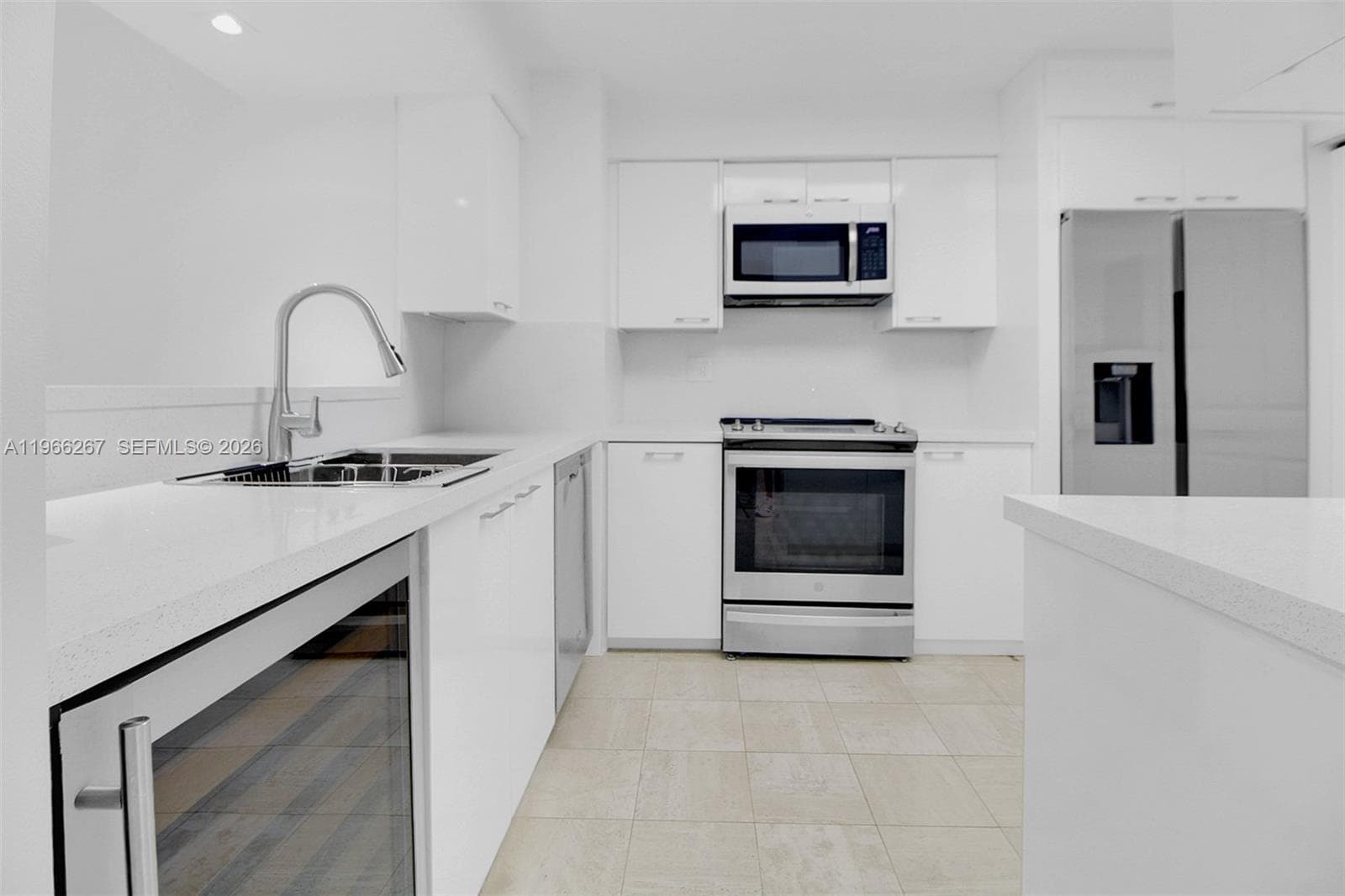 LEXCELLENCE CONDOMINIUM · #1003 in Miami Beach - Photo 4
