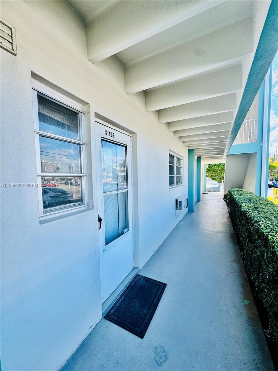 Eastern Shores Palo Alto · #S102 in North Miami Beach - Photo 4