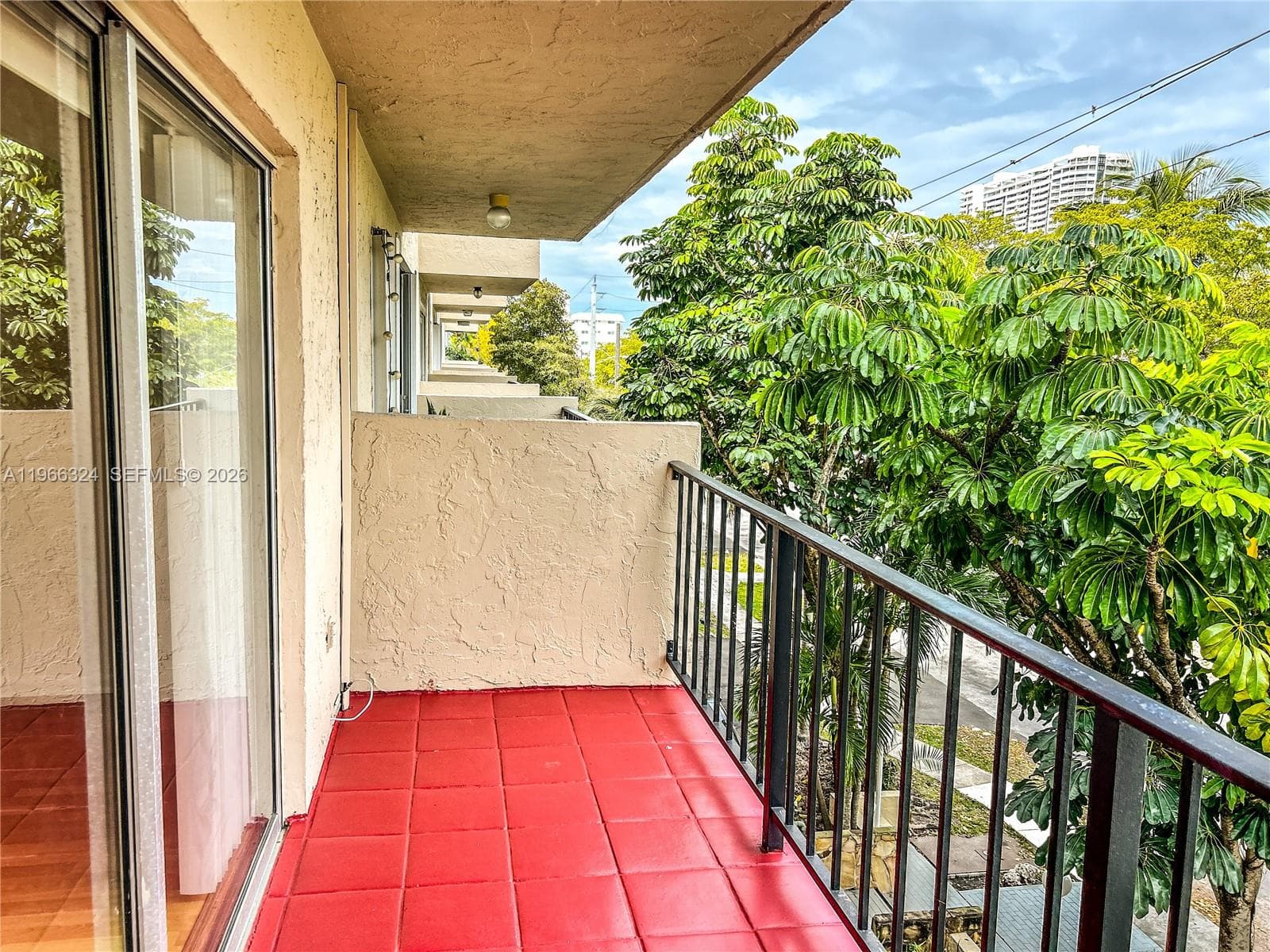 WATERWAY ISLES CONDO · #311 in North Miami Beach - Photo 1