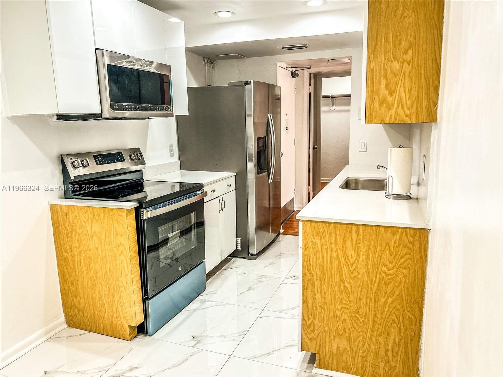 WATERWAY ISLES CONDO · #311 in North Miami Beach - Photo 5