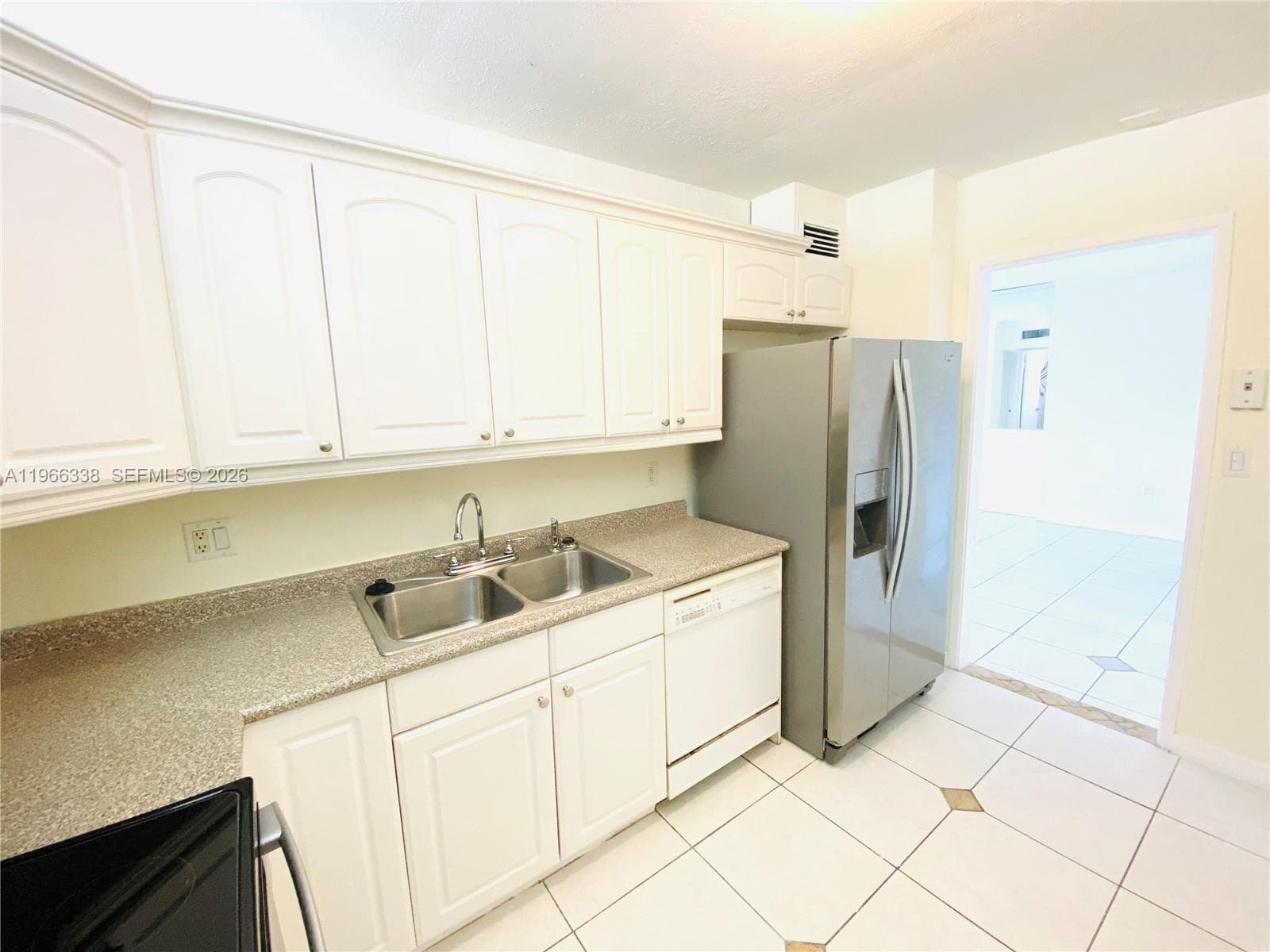 COASTAL TOWERS CONDO · #718 in Sunny Isles Beach - Photo 5