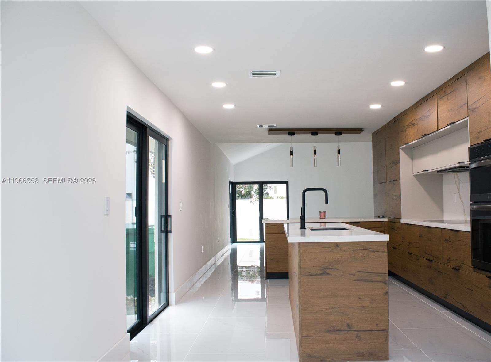 10433 SW 118th Ct photo 5