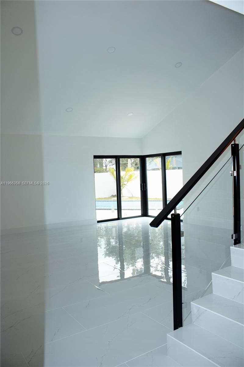 10433 SW 118th Ct photo 9