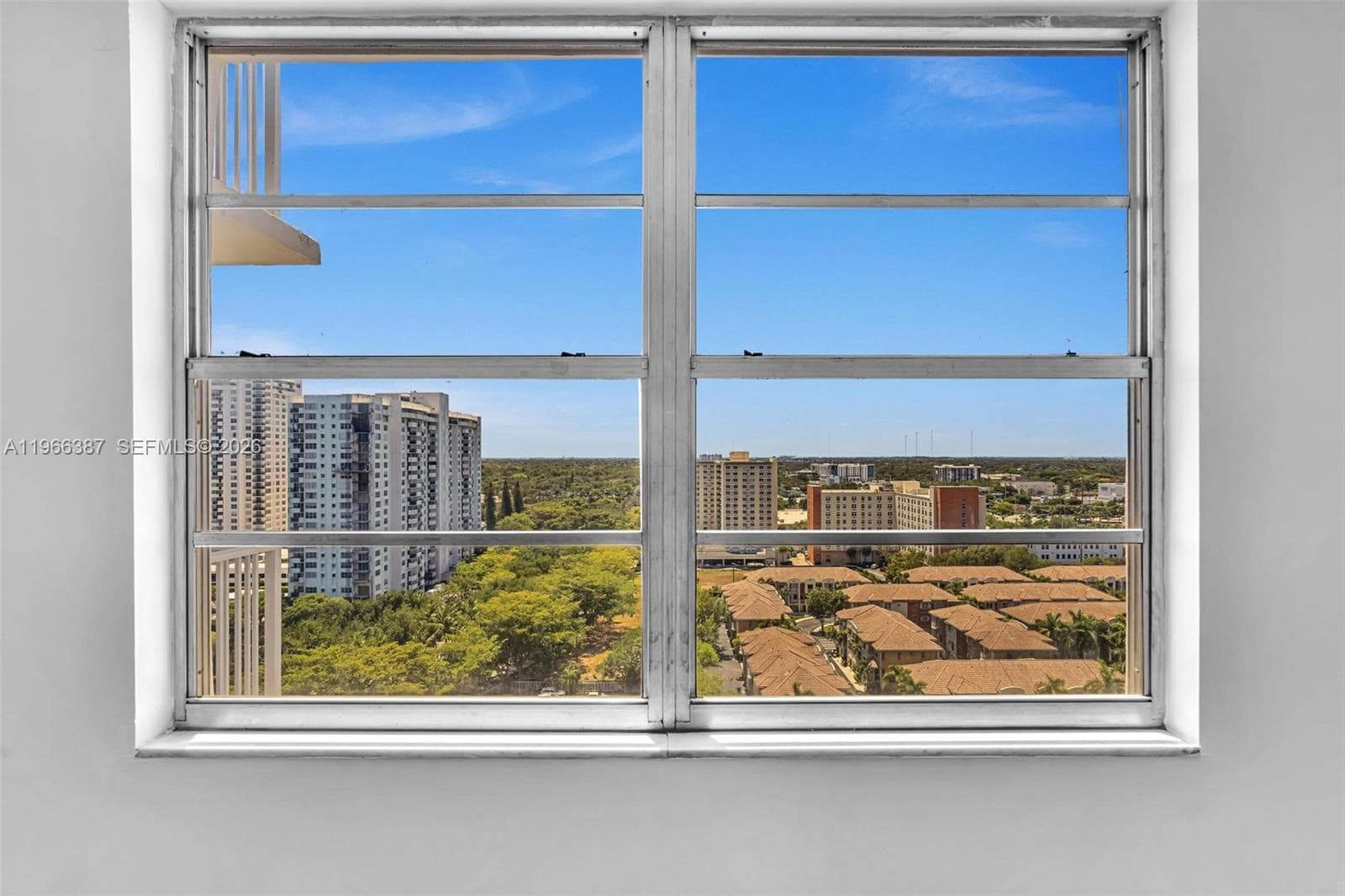 ADMIRALS PORT CONDO · #1703W in Aventura - Photo 31