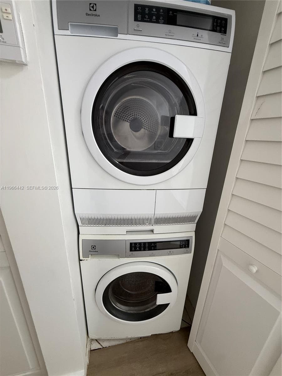 VENDOME PLACE CONDO · #208 in Miami Beach - Photo 16