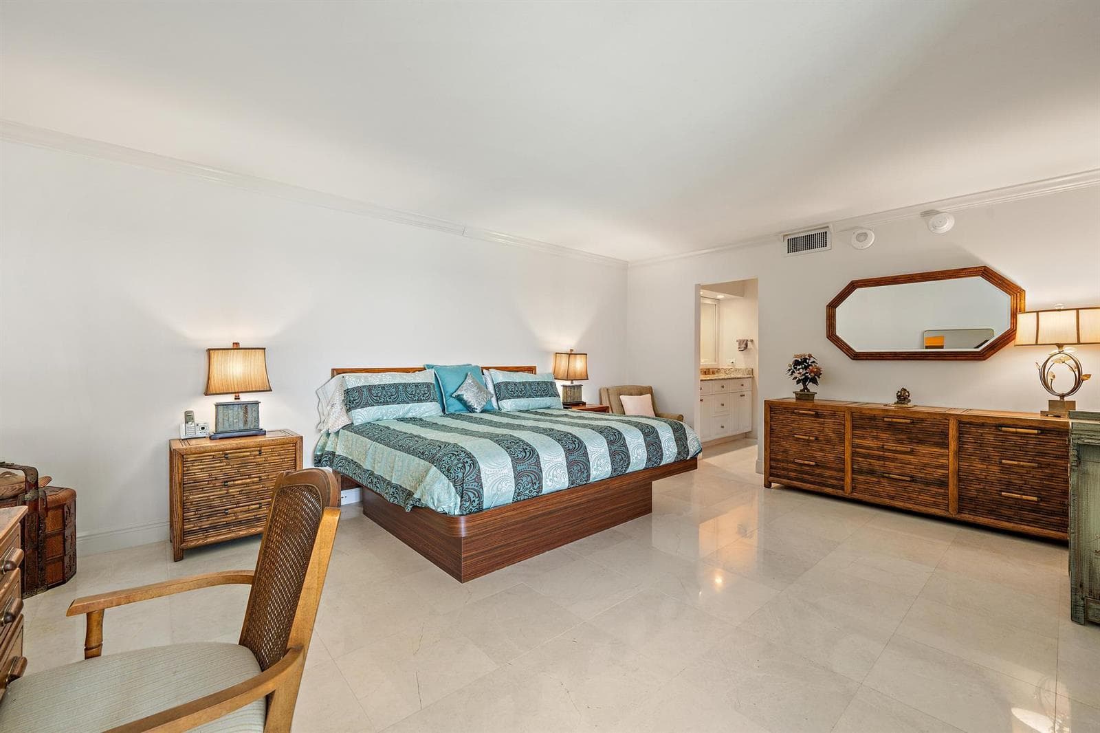 5380 N Ocean Dr-8