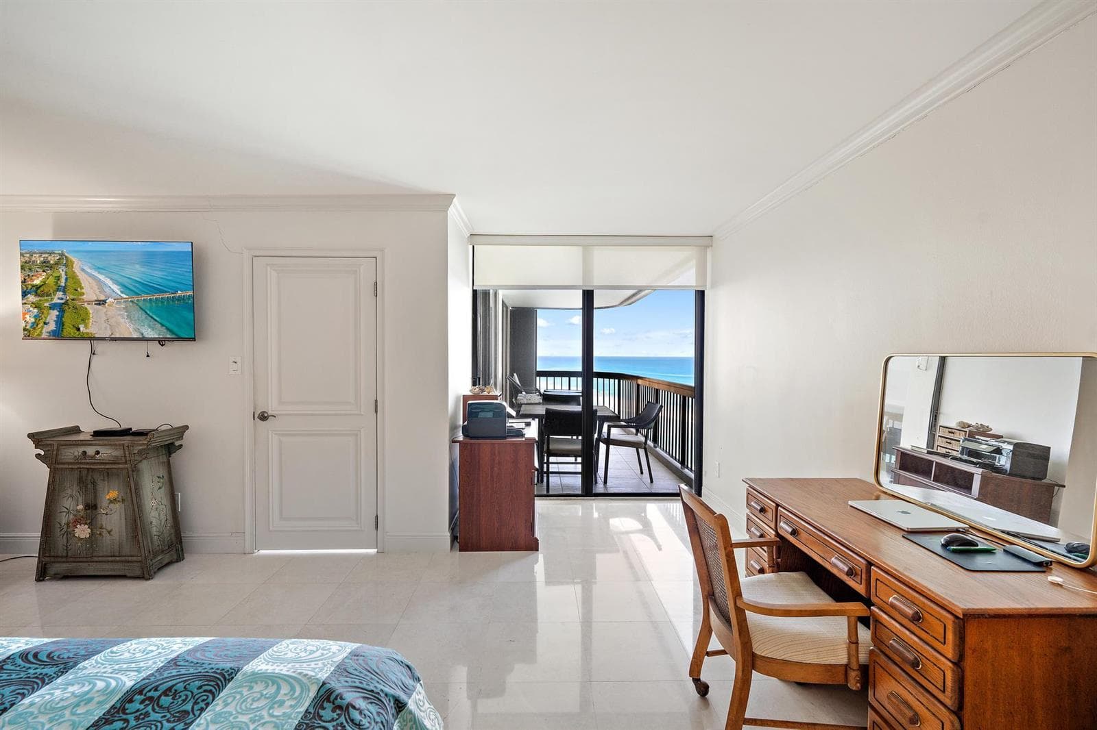 5380 N Ocean Dr-17