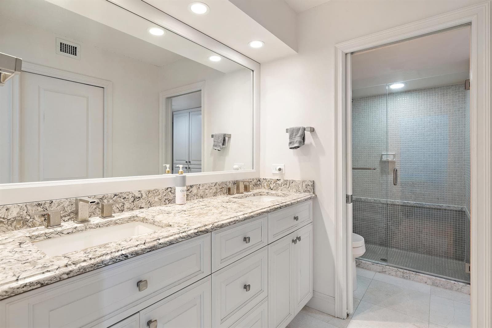 5380 N Ocean Dr-10